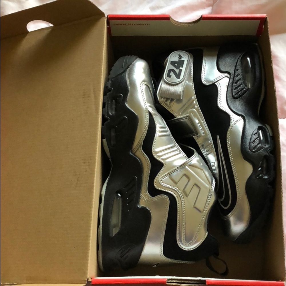 RARE Air Griffey Max 1